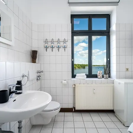Apartment Sealove - Gemuetliches Mit Seeblick Am Malchower *